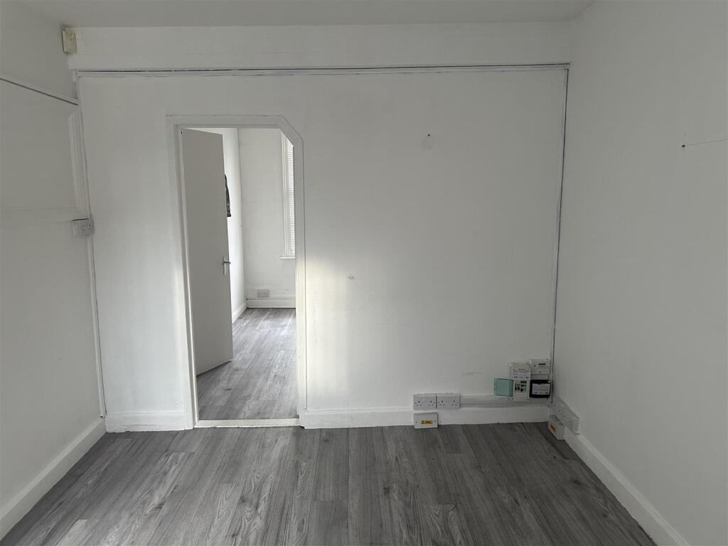 Additional image 5 of Braintree