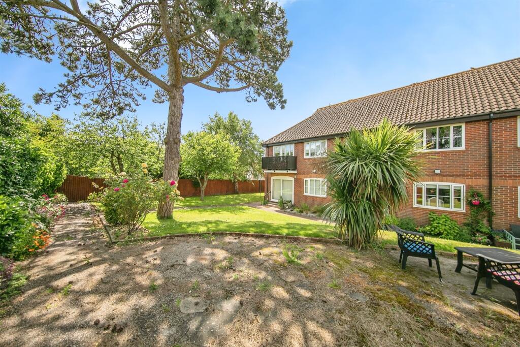 Primary image of Louise Close, Walton On The Naze