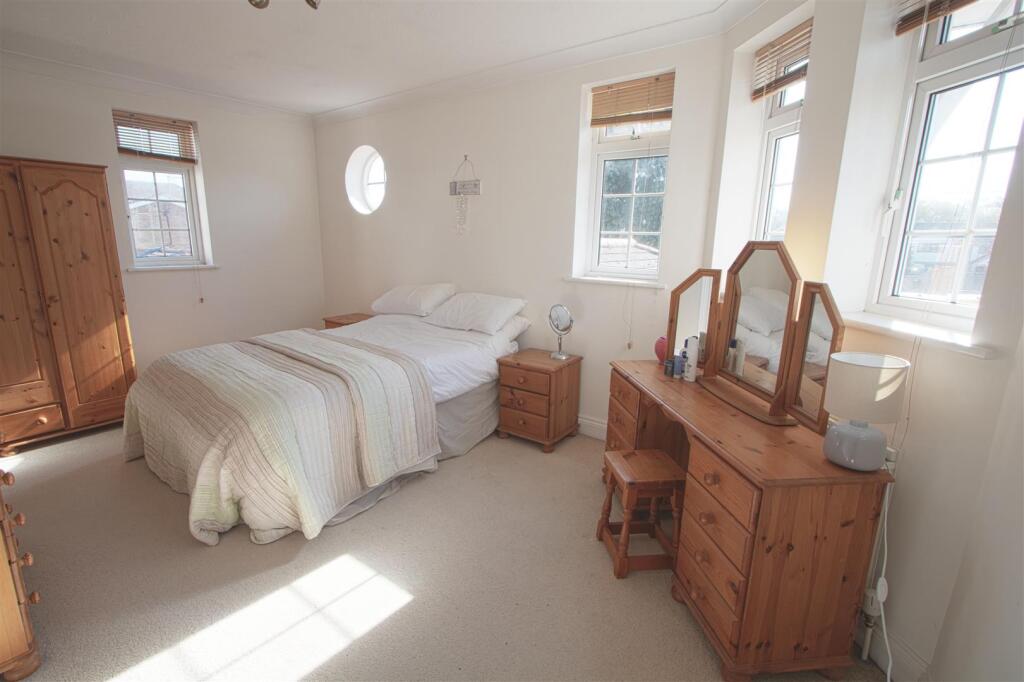 Additional image 14 of Noak Hill Road, Billericay