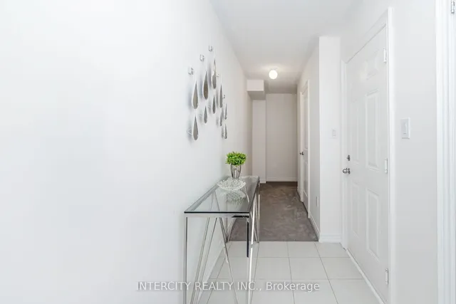 Additional image 5 of 9 Queenpost Dr