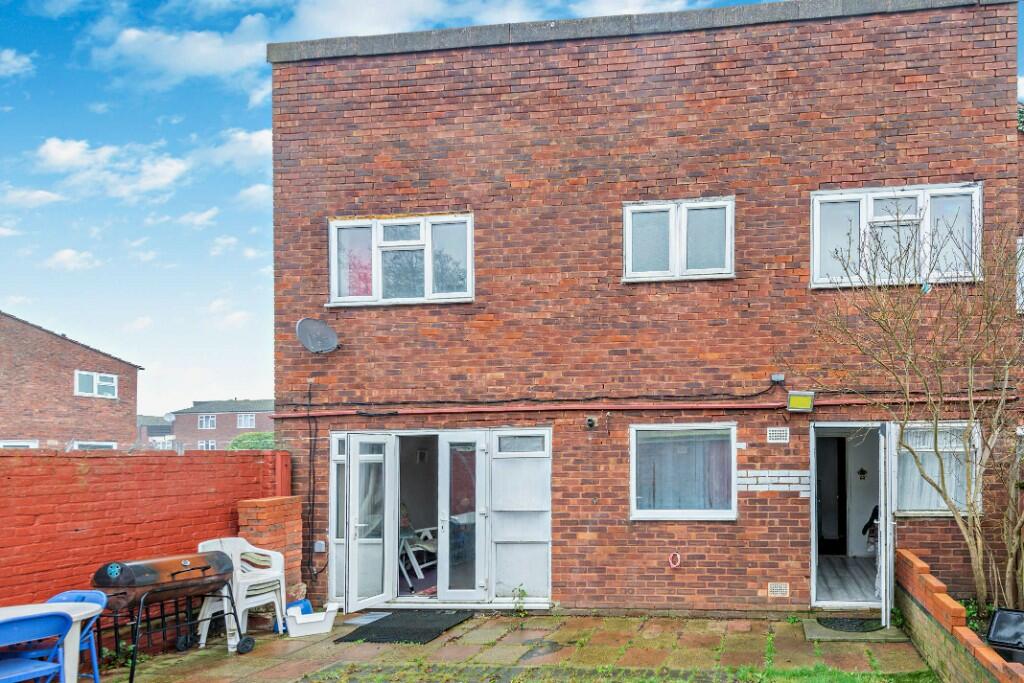 Long Banks, Harlow, Essex, CM18