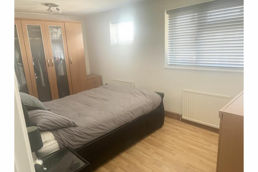 Additional image 7 of The Readings, Harlow, CM18