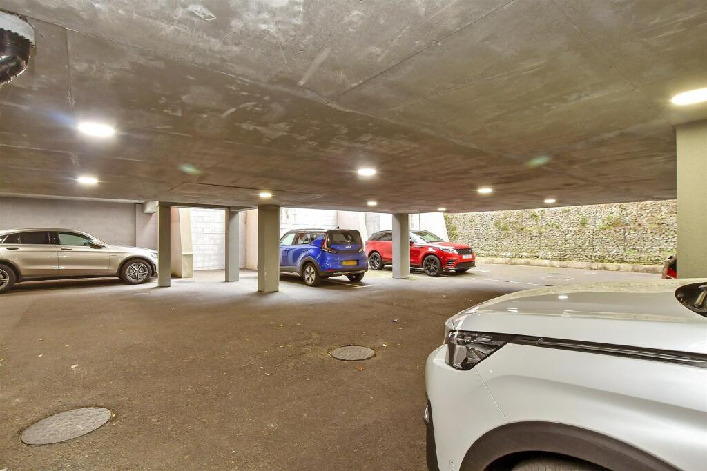 Additional image 12 of Croydon Road, Caterham, Surrey