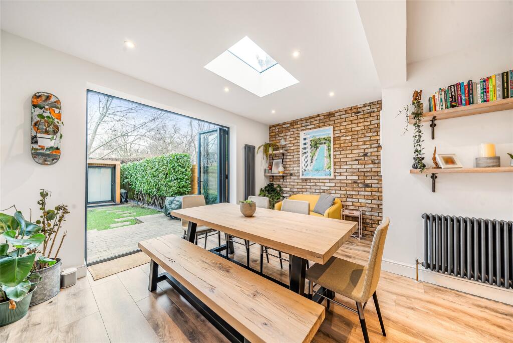 Additional image 4 of Heatherdene Close, Mitcham, Surrey, CR4