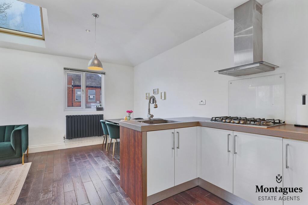 Additional image 16 of Hemnall Street, Epping, CM16