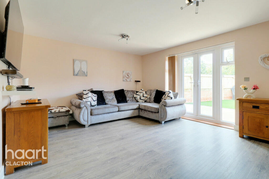 Additional image 3 of Skippers Way, Walton On The Naze