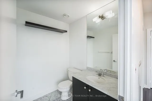 Additional image 16 of 438 King St Unit Ph03