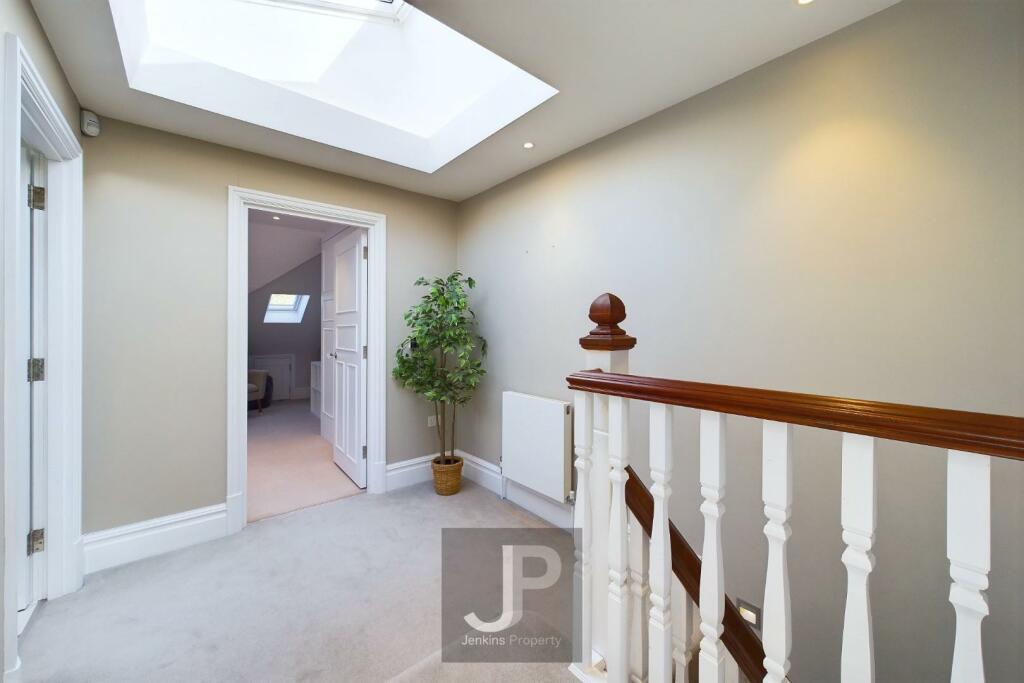 Additional image 29 of Robin Hood Road, Brentwood