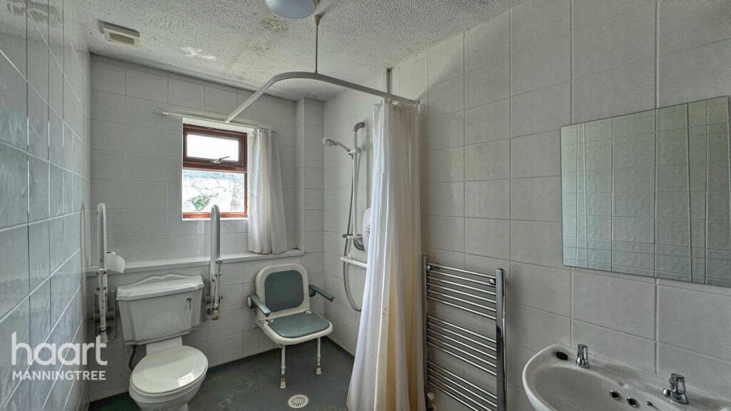 Additional image 14 of Stour View Avenue, Mistley, Manningtree, Essex