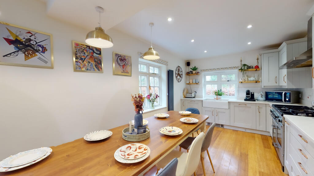 Additional image 32 of Woodland Way, Caterham, CR3