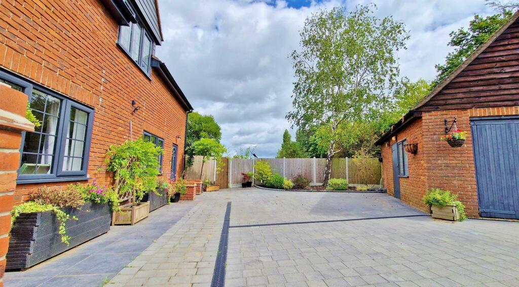 Additional image 35 of The Street, Kirby-Le-Soken