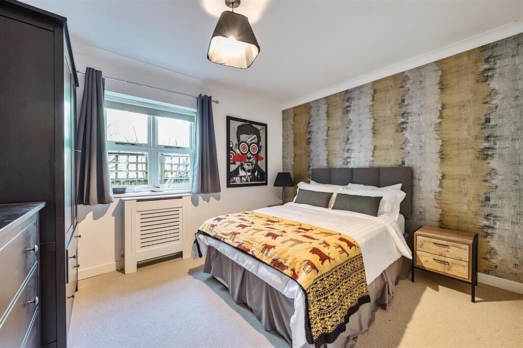 Additional image 6 of High Road, Chipstead