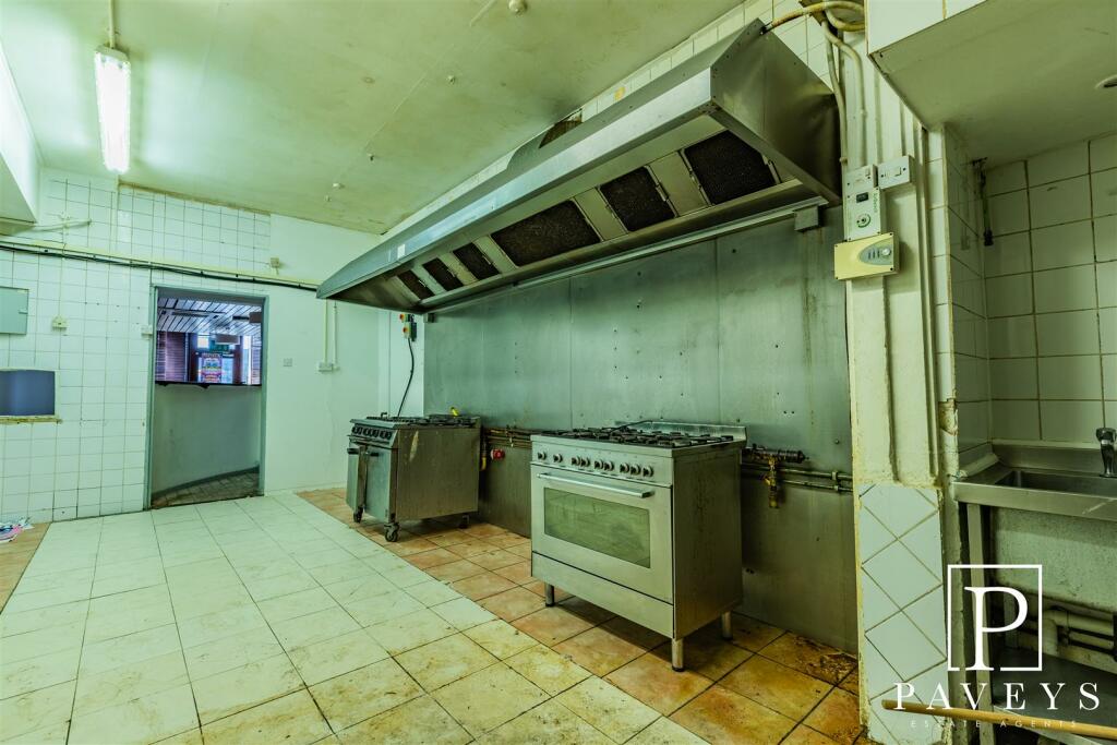 Additional image 8 of Connaught Avenue, Frinton-On-Sea