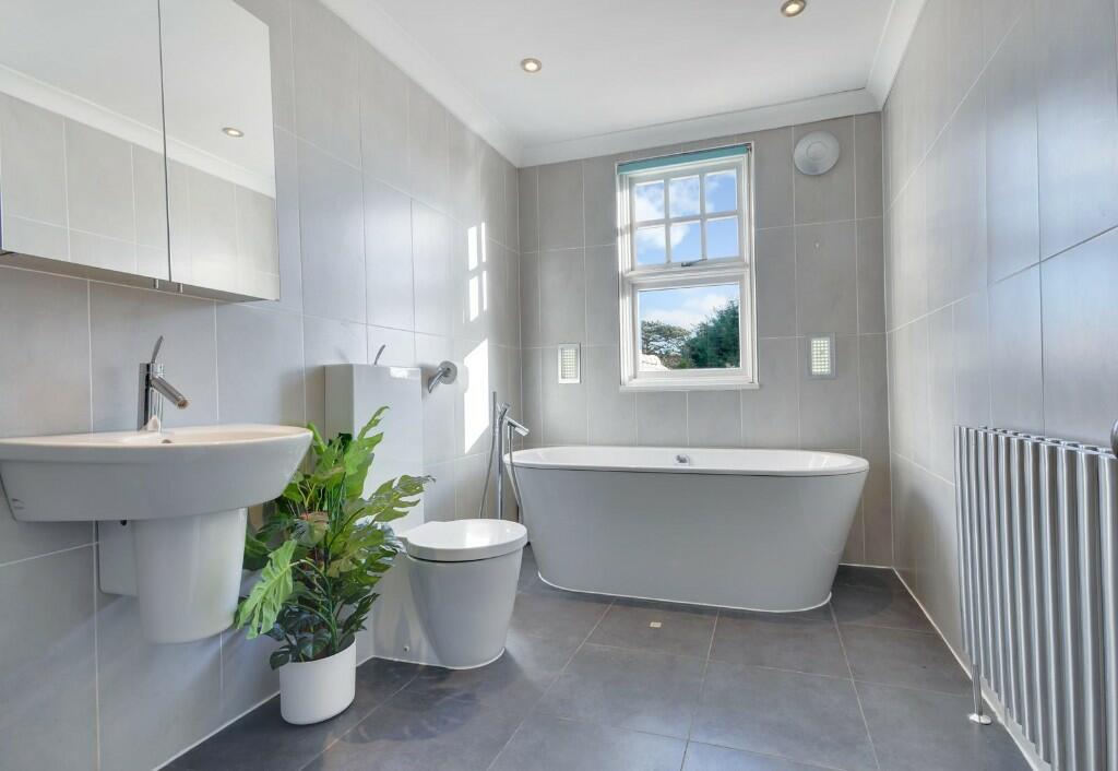 Additional image 16 of Hillwood Grove, Hutton Mount, Brentwood, Essex, CM13