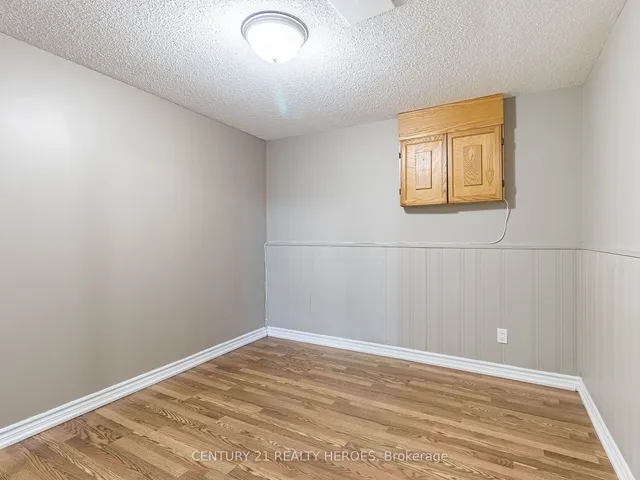 Additional image 33 of 34 Niagara Pl