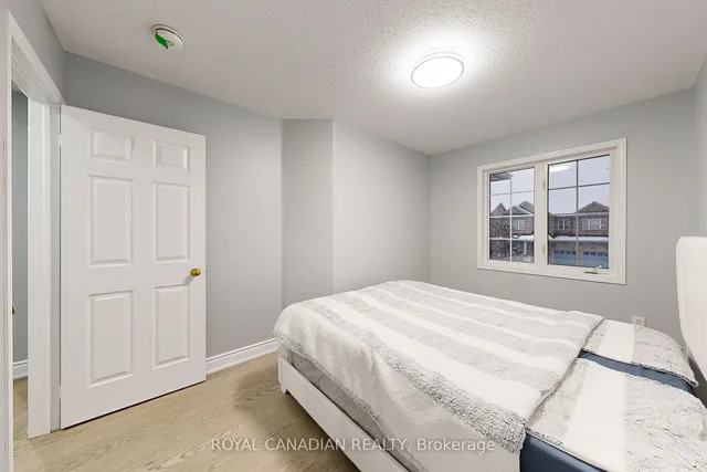 Additional image 22 of 11 Revelstoke Pl