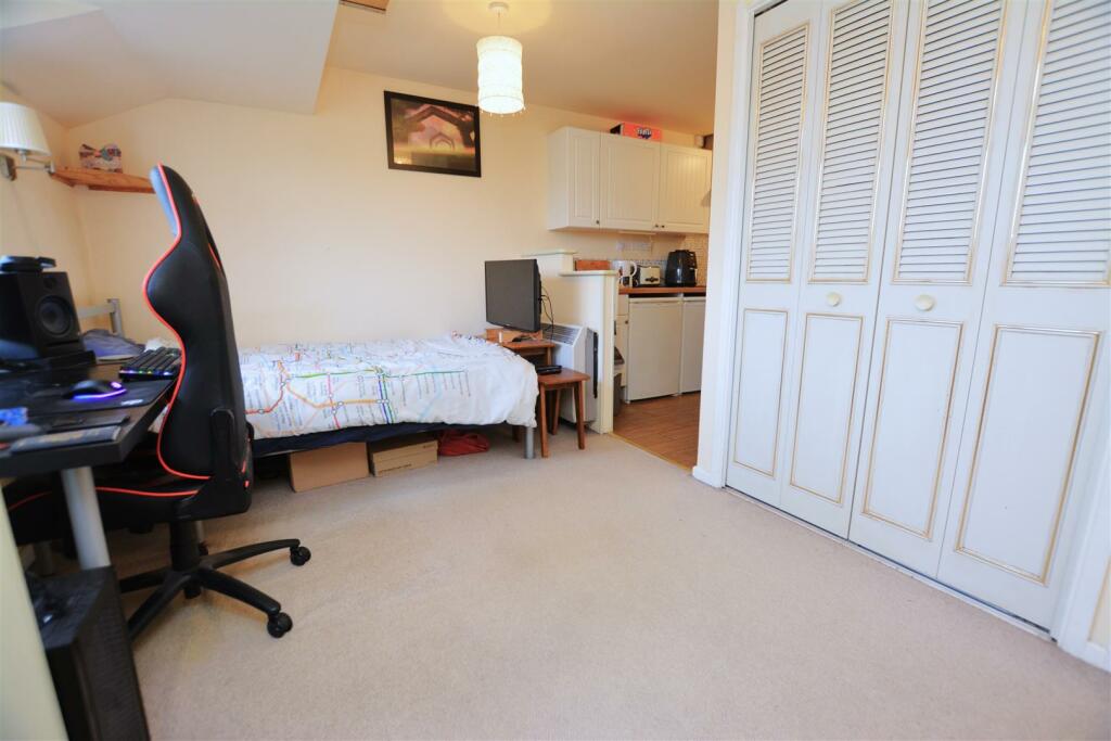 Additional image 6 of Heathfield Drive, Colliers Wood Borders, CR4