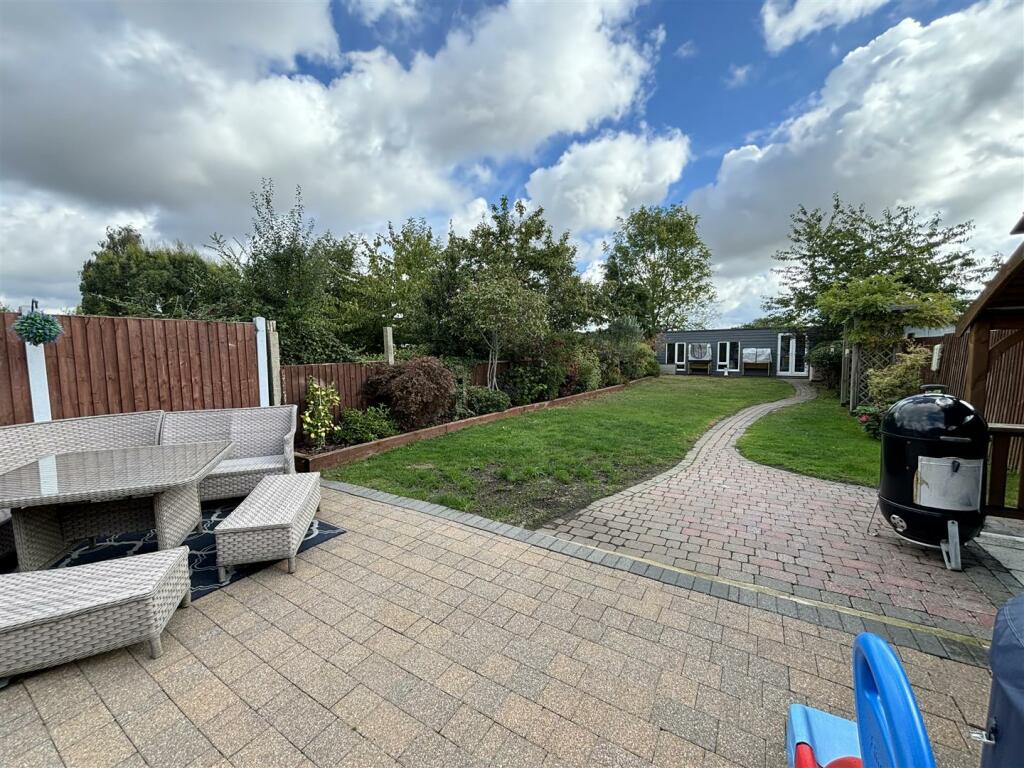 Additional image 36 of Thorndon Avenue, West Horndon, Brentwood