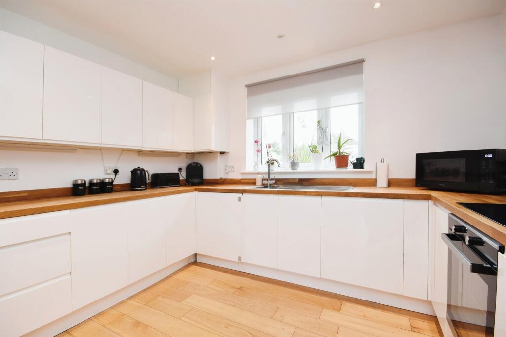 Additional image 5 of Danes Way, Pilgrims Hatch, Brentwood