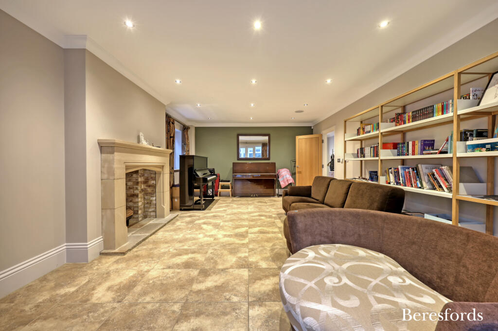 Additional image 11 of Worrin Place, Shenfield, CM15