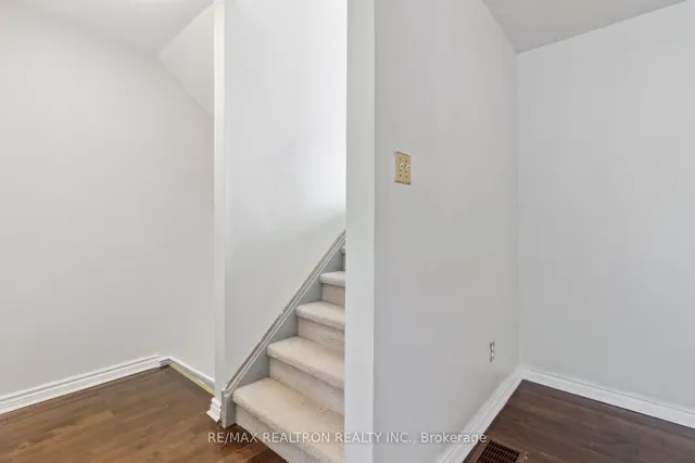 Additional image 20 of 44 Chester Le Blvd Unit 6