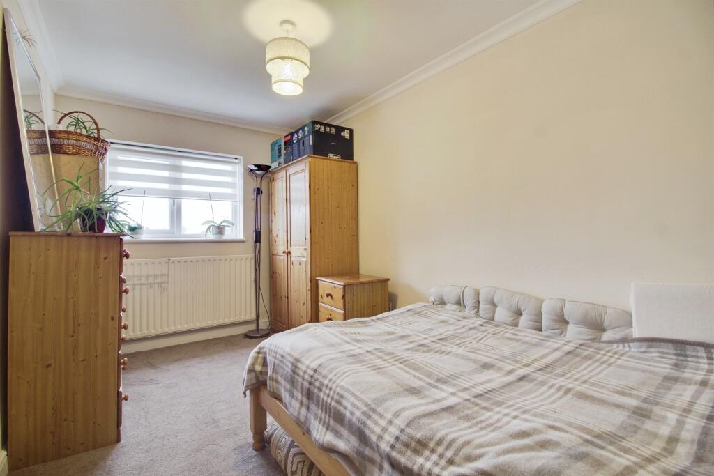 Additional image 10 of Hookfield, HARLOW
