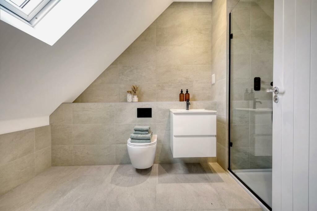 Additional image 15 of Brizes Park, Kelvedon Hatch