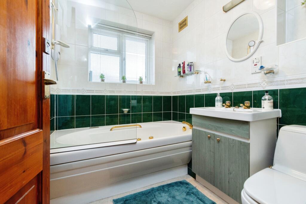 Additional image 9 of Blenheim Park Road, South Croydon, CR2