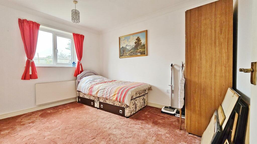 Additional image 15 of Louise Close, Walton On The Naze