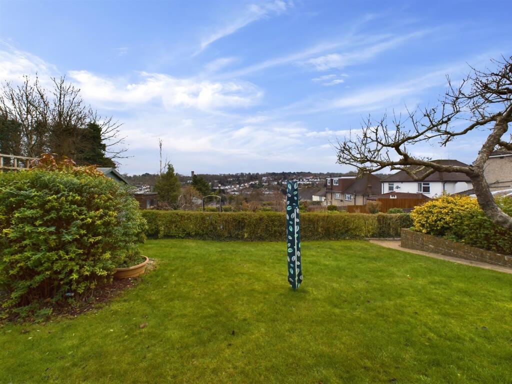 Additional image 21 of Alexander Road, Coulsdon