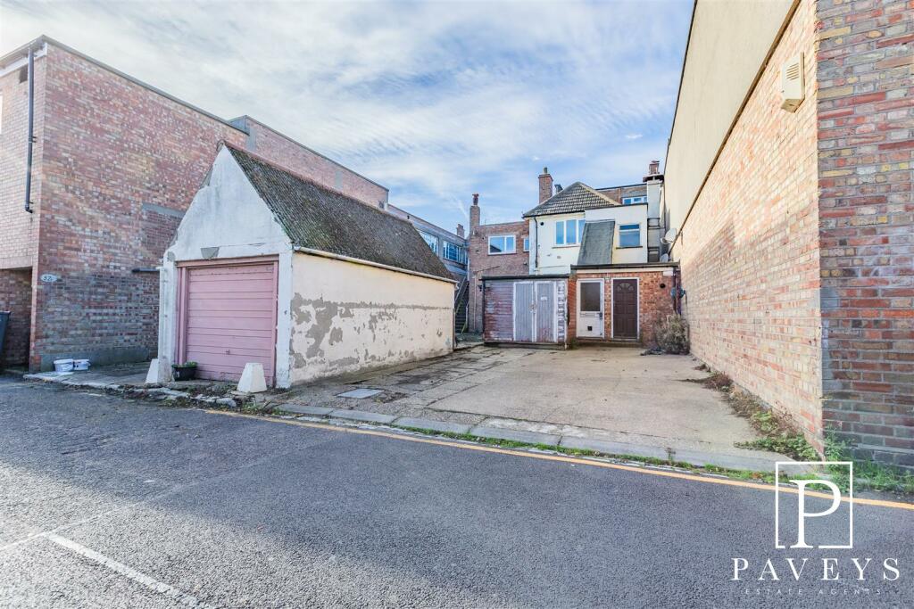 Additional image 22 of Connaught Avenue, Frinton-On-Sea