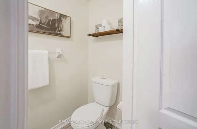 Additional image 7 of 28 Native Landing