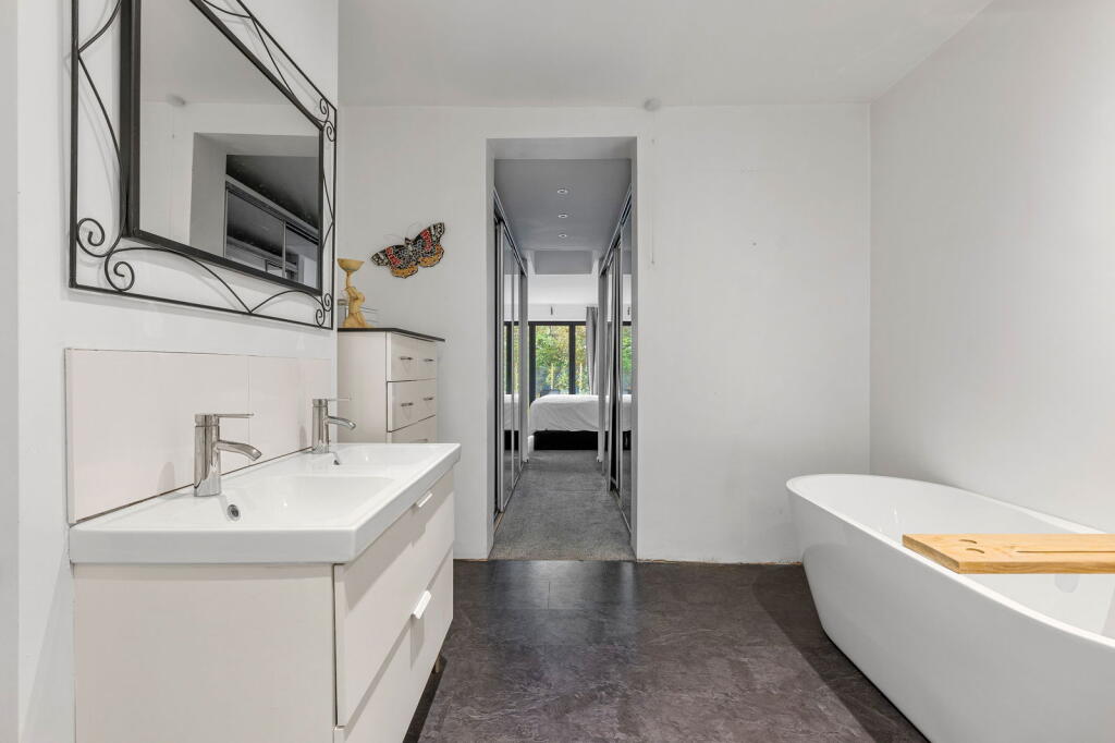 Additional image 21 of Salmons Lane West, Caterham, CR3 5LT