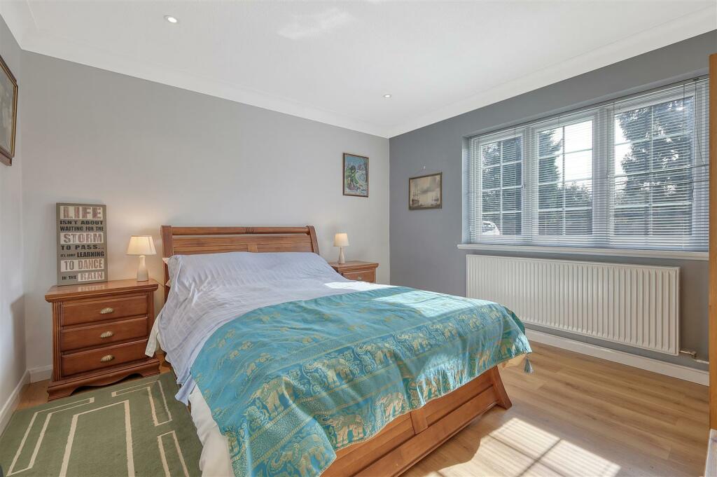 Additional image 21 of Hamlet Hill, Roydon: Spacious Detached Bungalow with Pool