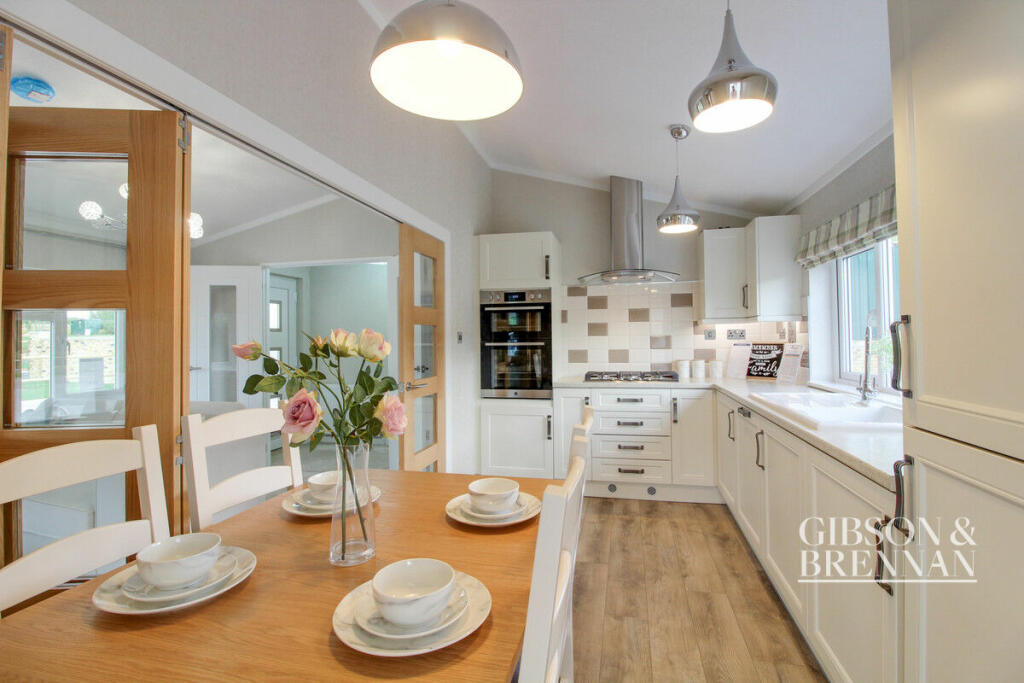 Additional image 30 of Hawkswood Road, Billericay, CM11