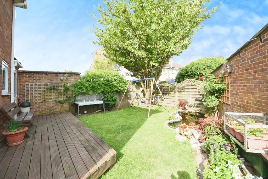 Additional image 5 of Meadgate Avenue, Great Baddow, Chelmsford