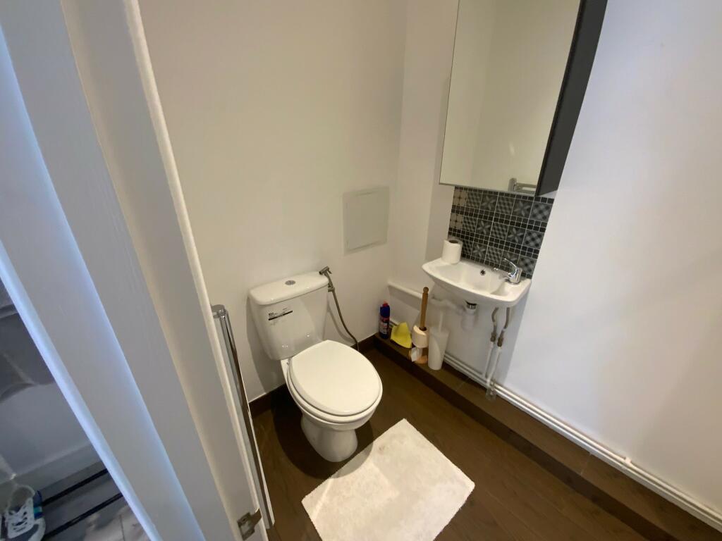 Additional image 5 of High Street, Clacton-On-Sea