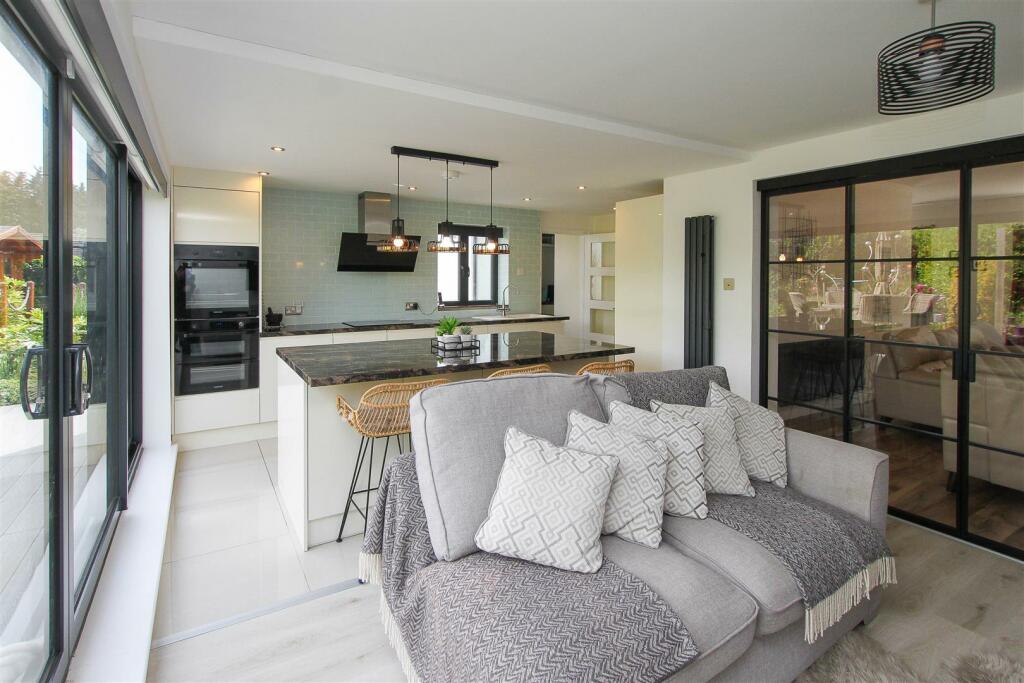 Additional image 40 of ** SIGNATURE HOME ** Hook End Road, Hook End