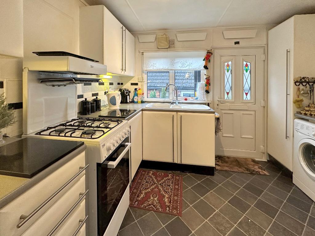 Additional image 4 of Court Farm Park, Warlingham, Surrey, CR6 9YA