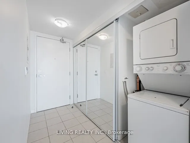 Additional image 13 of 832 Bay St Unit 2002