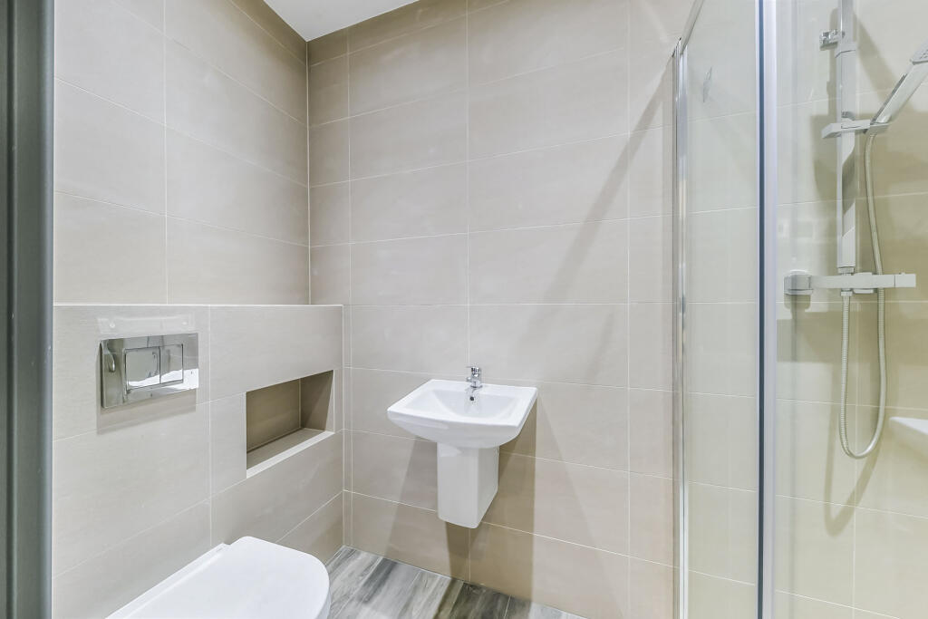 Additional image 9 of Field End, Coulsdon