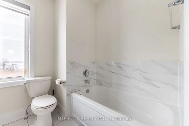 Additional image 17 of 32 Foxsparrow Rd