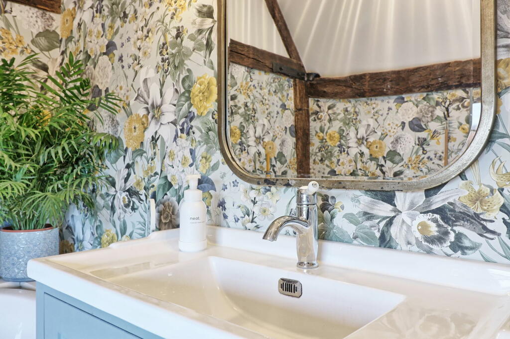 Additional image 11 of High Street, Thorpe-le-Soken, Clacton-on-sea, CO16 0DY