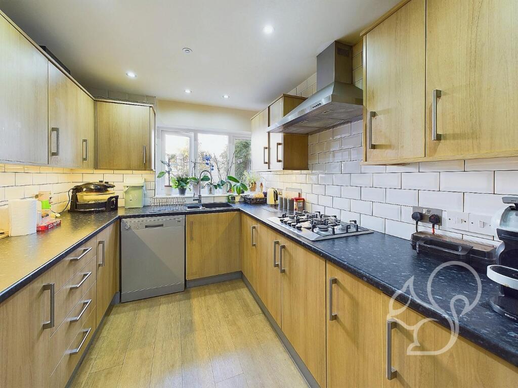 Additional image 36 of Hillside Road, Billericay