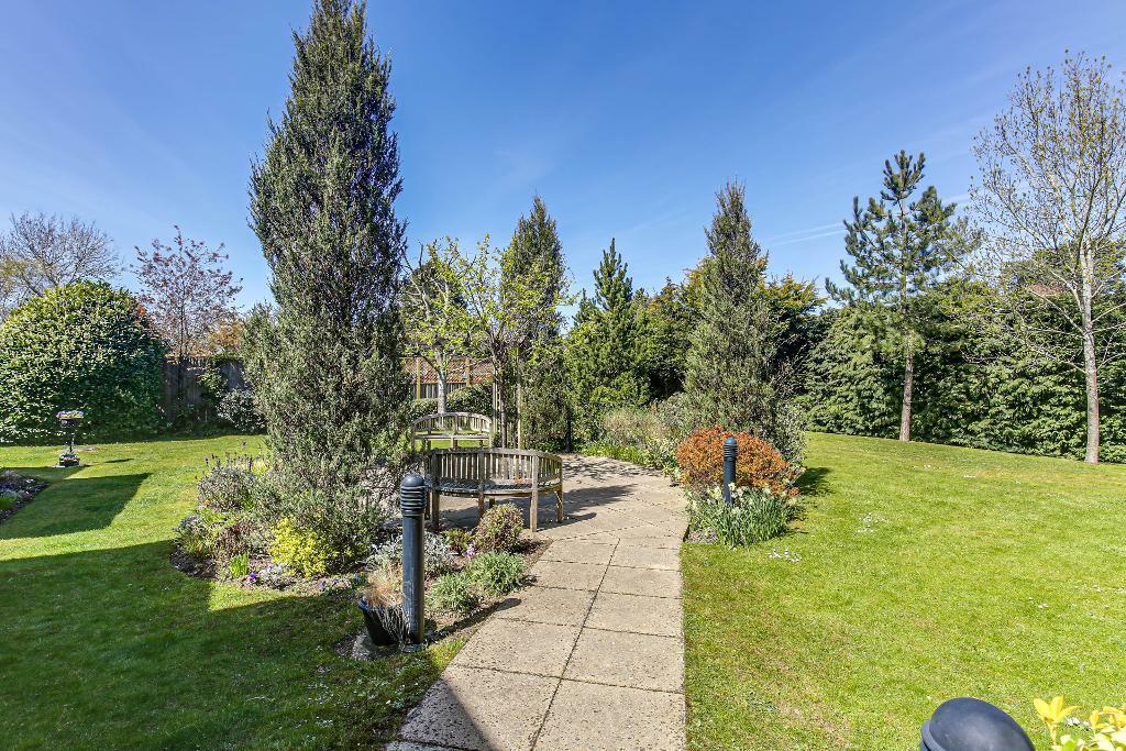 Additional image 4 of 545 Limpsfield Road, Warlingham, Surrey, CR6 9DX