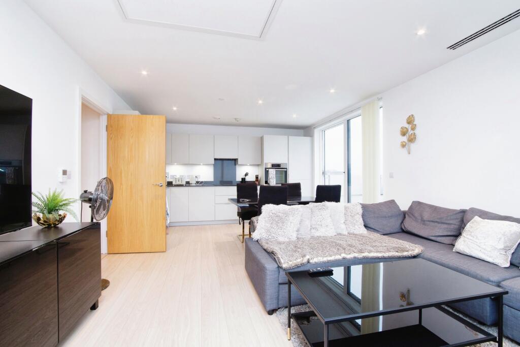 Additional image 19 of Cherry Orchard Road, Croydon, CR0