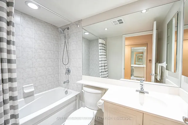 Additional image 23 of 250 Wellington St Unit 636