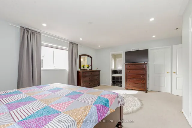 Additional image 32 of 12 Tregate Cres