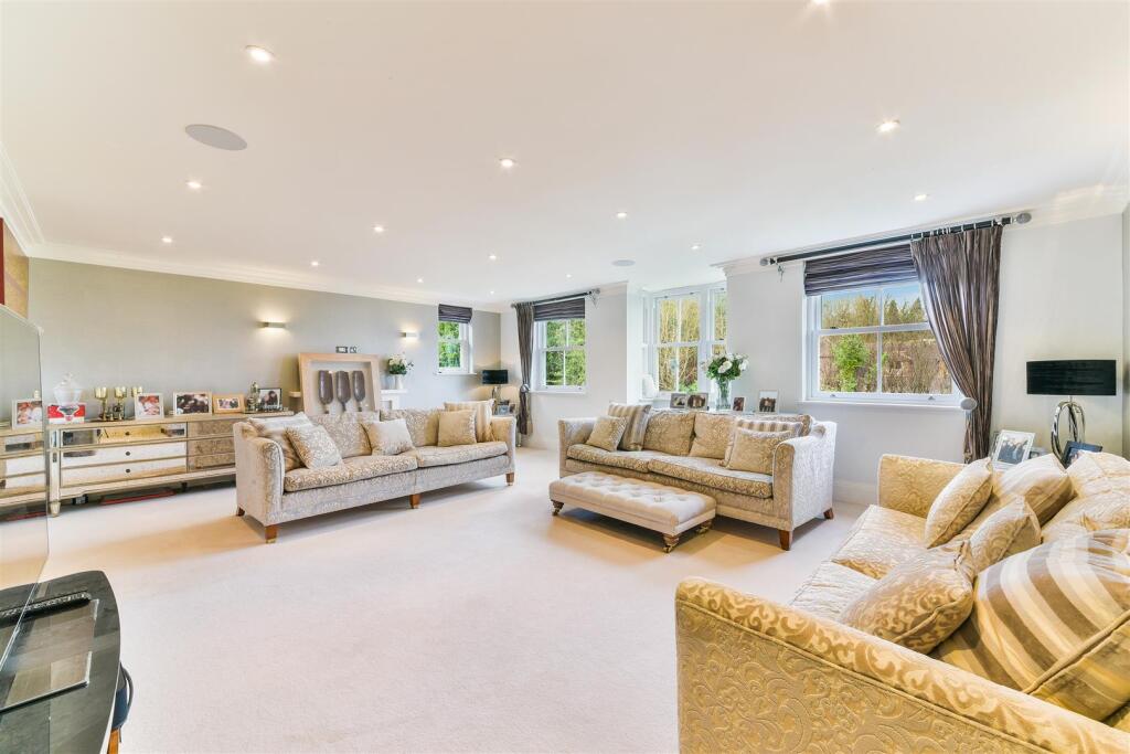 Additional image 32 of High Oaks Close, Coulsdon