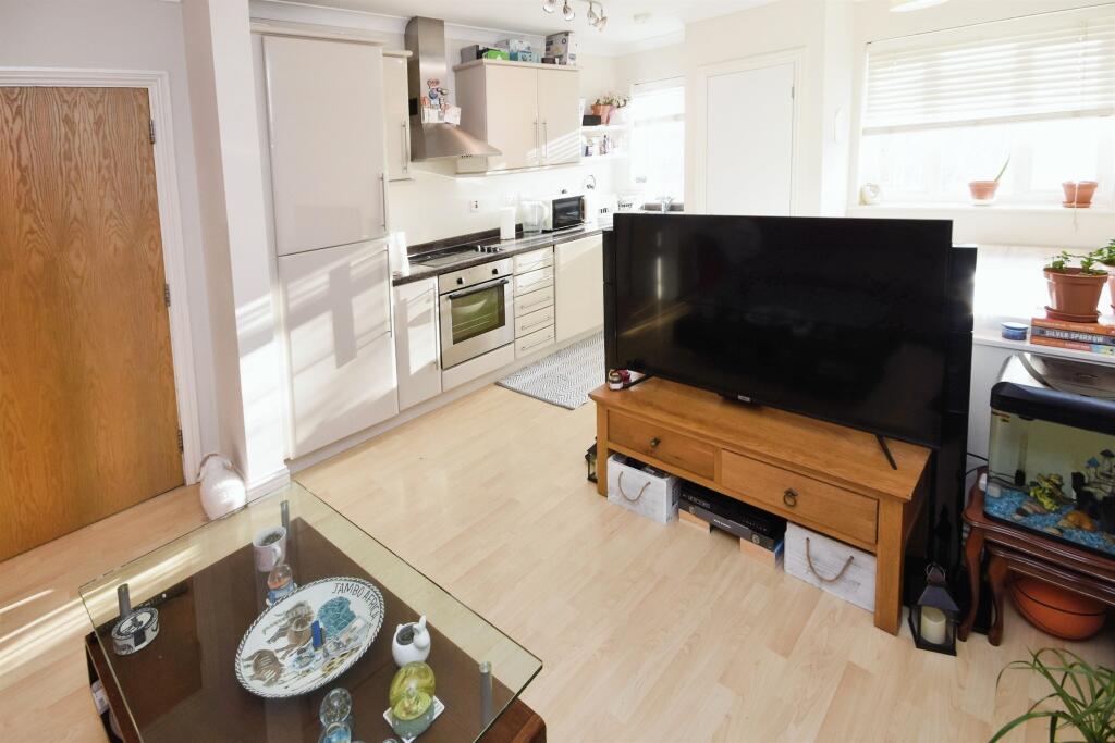 Additional image 3 of Station Approach, Braintree